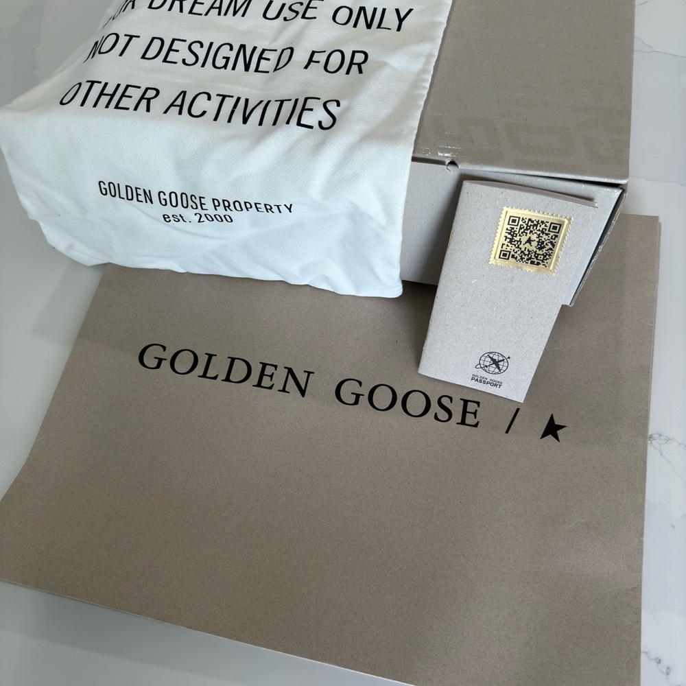 Men’s Golden Goose Mid Star 2. Light use for a couple days. - Picture 6 of 6